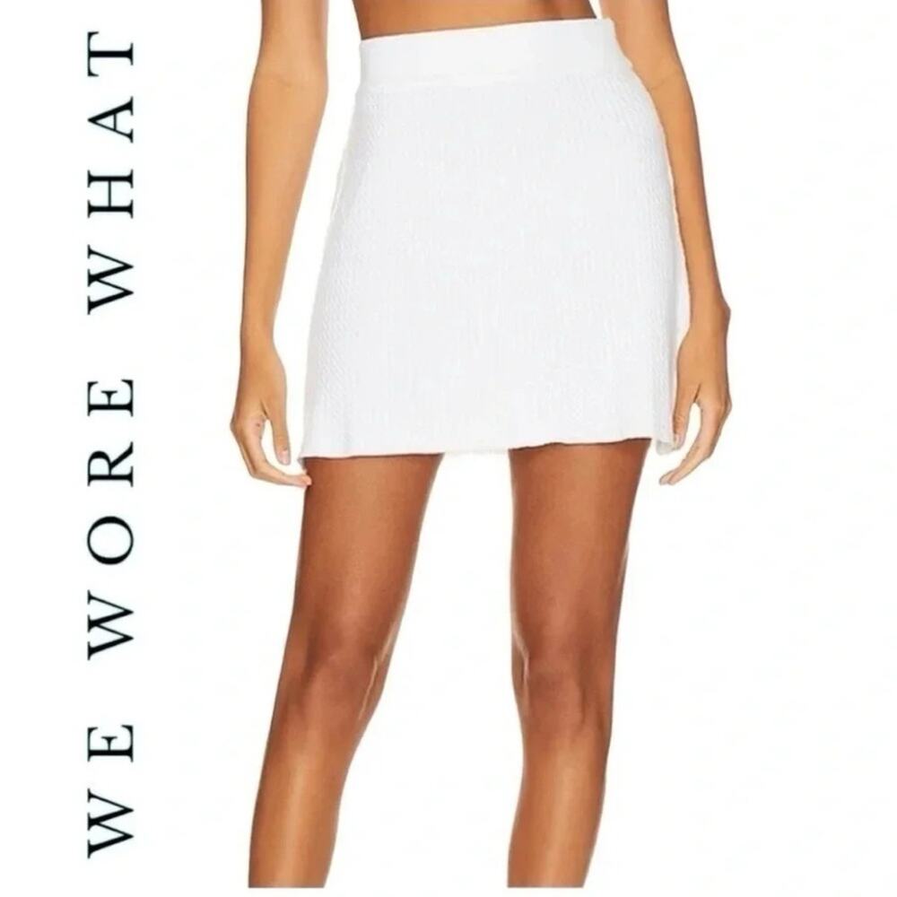 WeWoreWhat NWT WEWOREWHAT CABLE
KNIT White Mini Sweater SKIRT Size Large